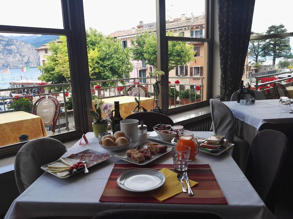 Hotel Sorriso Brenzone sul Garda Exteriér fotografie